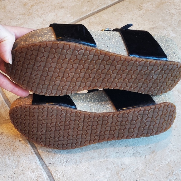 Mephisto Jeweled Patent Leather Wedges Sz 37 - Picture 8 of 9